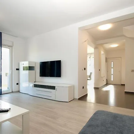 Nyaraló Ferienvilla Mit Privatem Pool By Interhome *
