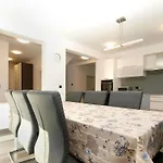 Ferienvilla Mit Privatem Pool By Interhome Сasa de vacaciones Pula