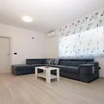 Ferienvilla Mit Privatem Pool By Interhome Vikendica Pula