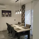 Vikendica Ferienvilla Mit Privatem Pool By Interhome *