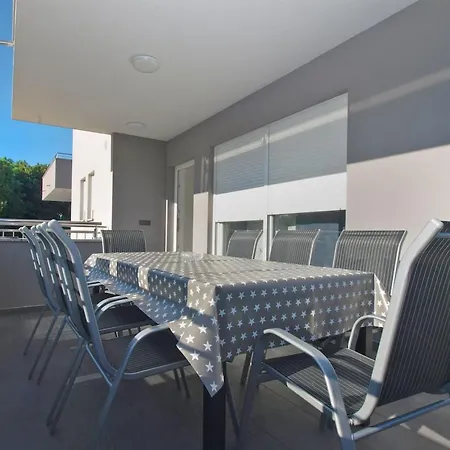 Дом отдыха Ferienvilla Mit Privatem Pool By Interhome Пула