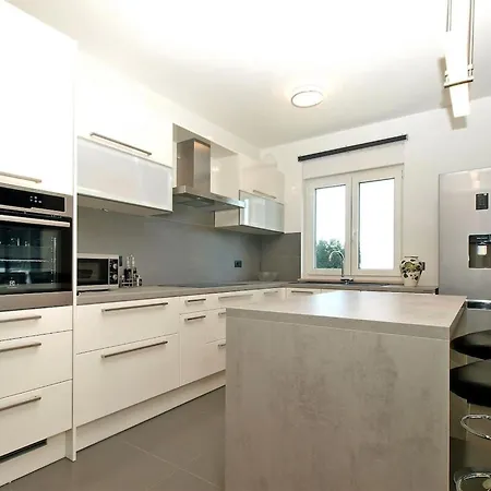 Ferienvilla Mit Privatem Pool By Interhome *