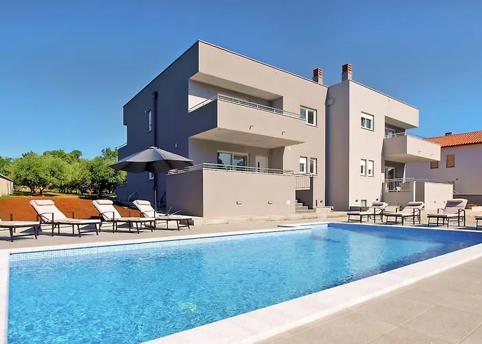 Semesterbostad Ferienvilla Mit Privatem Pool By Interhome *