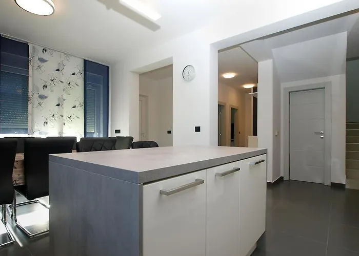 Vakantiehuis Ferienvilla Mit Privatem Pool By Interhome *