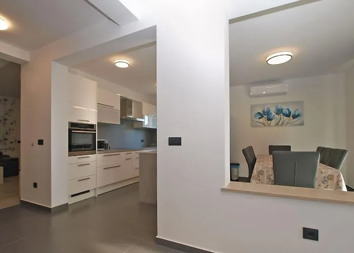 Дом отдыха Ferienvilla Mit Privatem Pool By Interhome Пула