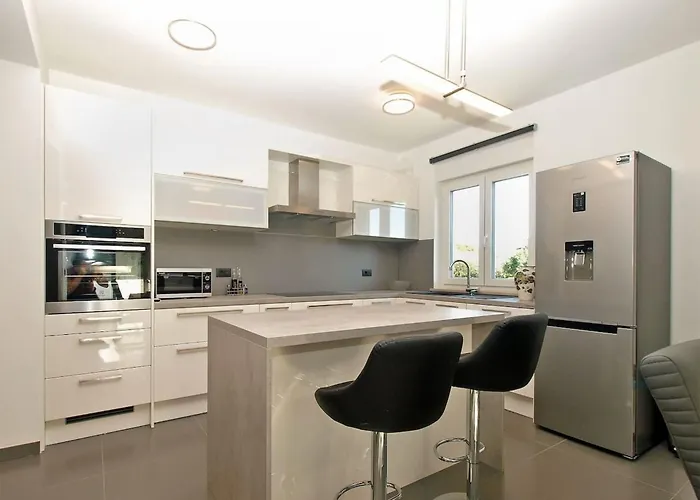 Vakantiehuis Ferienvilla Mit Privatem Pool By Interhome