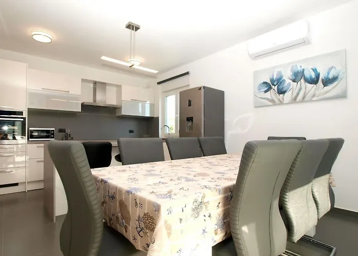 Ferienvilla Mit Privatem Pool By Interhome Semesterbostad *