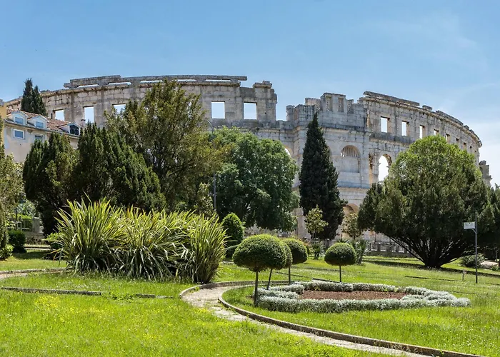 Ferienvilla Mit Privatem Pool By Interhome