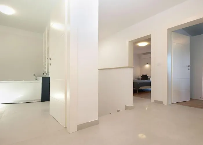 Ferienvilla Mit Privatem Pool By Interhome Holiday home Pula