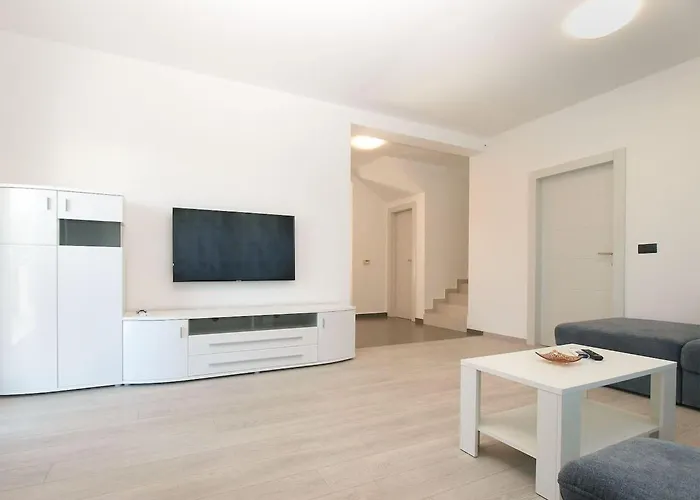 Ferienvilla Mit Privatem Pool By Interhome